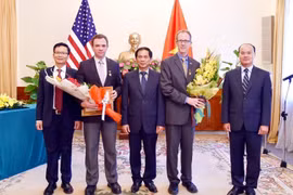 Deux dirigeants de l’USAID au Vietnam à l'honneur