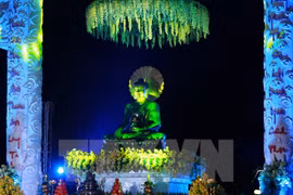 Ninh Binh accueille la statue du Bouddha de Jade pour la paix universelle