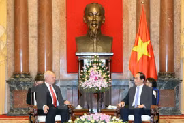Le président Tran Dai Quang reçoit les ambassadeurs de Russie et du Japon