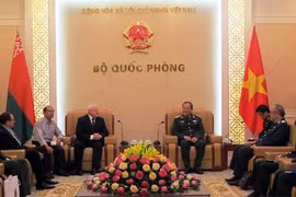 Le Vietnam et la Biélorussie promeuvent la coopération dans les technologies militaires
