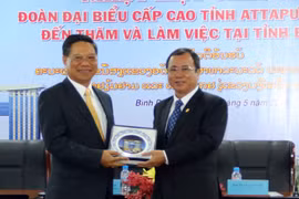 La province laotienne d’Attopeu cherche à coopérer dans l’investissement avec Binh Duong