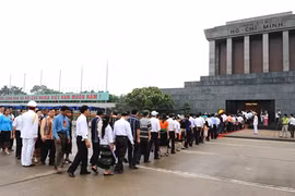 Plus de 450.000 touristes visitent Hanoi et Da Nang durant les jours fériés 