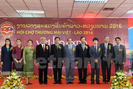 Ouverture de la foire commerciale Vietnam-Laos 2016
