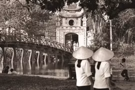 Publication d'un livre de photos sur Hanoï d'un ancien diplomate britannique