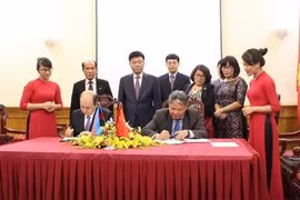  Vietnam et Azerbaïdjan signent un accord de coopération dans la justice