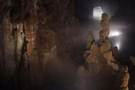 Son Doong candidate au titre de plus grande grotte du monde