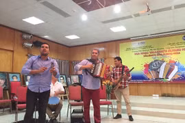 Echange musical à l'occasion de la visite de l'accordéoniste Alvaro Meza au Vietnam