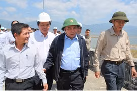 Nguyên Xuân Phuc inspecte les dispositifs anti-sécheresse à Ninh Thuân