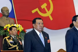 Félicitations aux hauts dirigeants laotiens