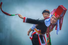 Une exposition de photos à Ha Long célèbre la beauté du Vietnam