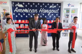 Ouverture d'un espace d'apprentissage "Hangout américain" à Can Tho