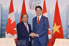 Entretien entre les Premiers ministres vietnamien et canadien