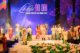 Le Festival de l'ao dai dans toute sa splendeur