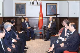 Le PM rencontre l'ancien Premier ministre canadien et le secrétaire général de l’OECD