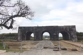 Une aide américaine pour conserver la citadelle de la dynastie des Hô