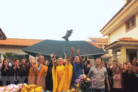 Le 2562e anniversaire de la naissance de Bouddha fêté en Angola