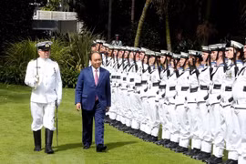 La cérémonie d'accueil officielle accordée au PM Nguyen Xuan Phuc en Nouvelle-Zélande