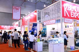 Les produits cosmétiques sud-coréens "envahissent" le Vietnam