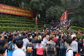 Tet : un million de personnes ont afflué aux Temples des rois Hung