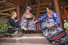 Préservation du tissage de brocart de l'ethnie Lao à Dien Bien