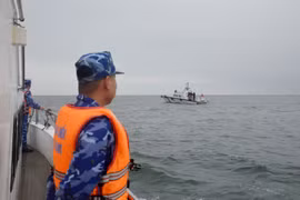 Les garde-côtes vietnamiens et chinois effectuent une patrouille conjointe