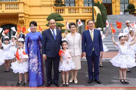 Cérémonie d’accueil du Premier ministre japonais à Hanoi