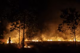 Indonésie : le gouvernement crée des pluies artificielles pour prévenir les incendies de forêt