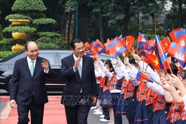 Le Premier ministre cambodgien termine sa visite officielle au Vietnam