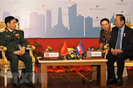 Le ministre vietnamien de la Défense rencontre ses homologues cambodgien et chinois