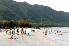 Quang Ninh: Développer le tourisme maritime de Vân Dôn