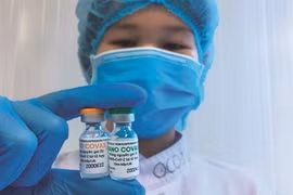 Vaccin contre le COVID-19 "fabriqué" au Vietnam, fierté de la nation