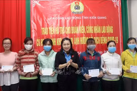 Kien Giang aux côtés des personnes touchées par le COVID-19 et les catastrophes naturelles
