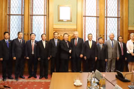 Le vice-président de l’AN Phung Quoc Hien en visite de travail en Hongrie