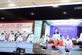 Mong Cai et Dongxing discutent de la reprise des activités touristiques le long de la frontière