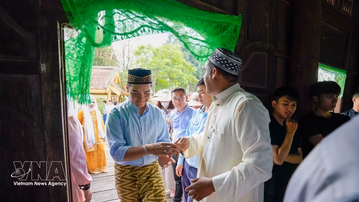 A la découverte des traditions de l’Aïd al-Fitr chez les Cham musulmans d’An Giang