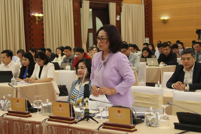 Tong Thi Hanh, directrice du département de gestion du marché du logement et de l'immobilier du ministère de la Construction. Photo : VNA 2.jpg