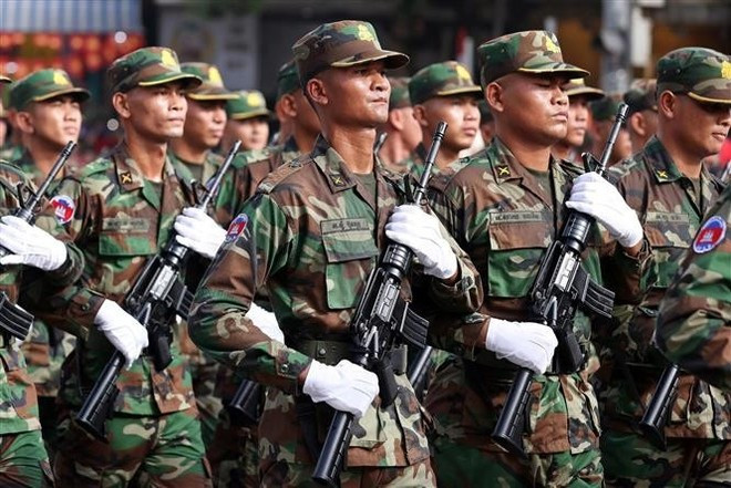 Le contingent des Forces armées royales cambodgiennes lors de l'événement (Photo : VNA) 2-5800.jpg