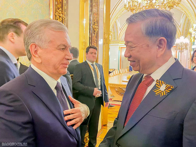 Le secrétaire général Tô Lâm et le président ouzbek Shavkat Mirziyoyev. Photo : baoquocte.vn 3-1909.jpg