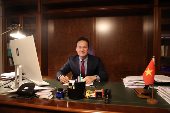 L’ambassadeur Phan Mai Dung, représentant permanent du Vietnam auprès des Nations Unies, de l’Organisation mondiale du commerce et d’autres organisations internationales à Genève. Photo : VNA 2.jpg