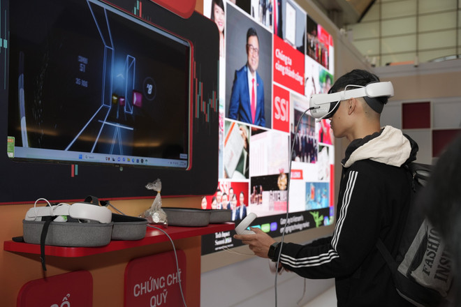 L'opportunité est d'attirer des investissements stratégiques dans les domaines de haute technologie. (Photo : Vietnam+) 1-4026.jpg