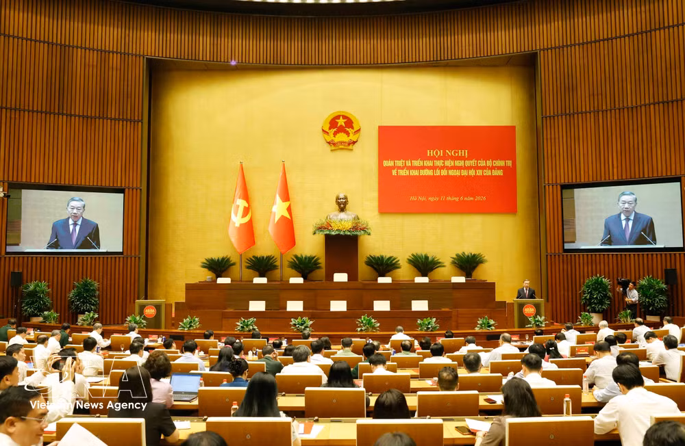 vnanet-potal-hoi-nghi-quan-triet-nghi-quyet-cua-bo-chinh-tri-ve-duong-loi-doi-ngoai-dai-hoi-xiv-cua-dang-8819690.jpg