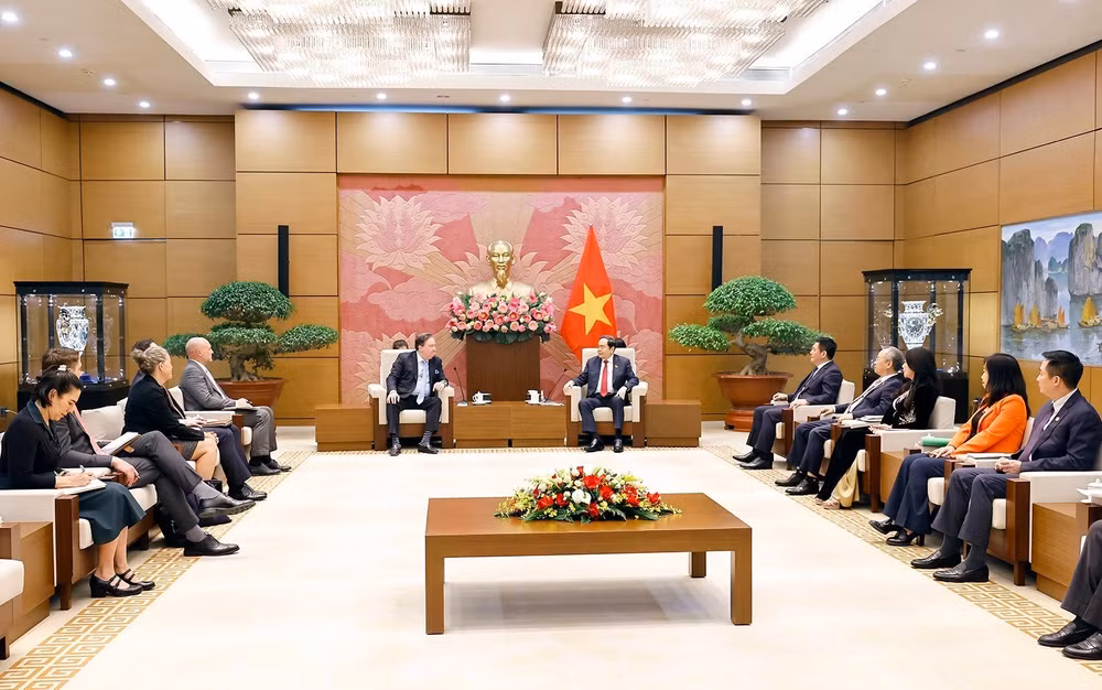 vna-potal-chu-tich-quoc-hoi-tran-thanh-man-tiep-dai-su-hoa-ky-chao-tu-biet-8527598.jpg