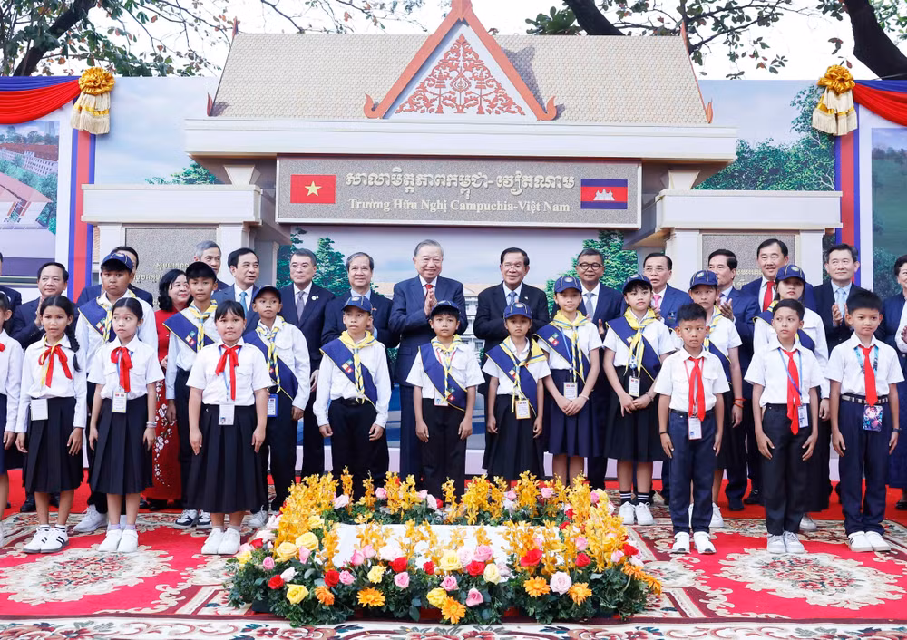 vna-potal-tong-bi-thu-to-lam-chu-tich-dang-nhan-dan-campuchia-chu-tich-thuong-vien-campuchia-samdech-techo-hun-sen-du-le-dong-tho-truong-huu-nghi-camp-8577834.jpg
