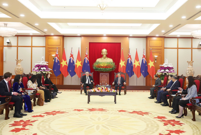 Rencontre à Hanoï entre le secrétaire général du Parti communiste du Vietnam, Tô Lâm et le président de la Chambre des représentants néo-zélandaise, Gerry Brownlee. Photo : VNA tl-2.jpg