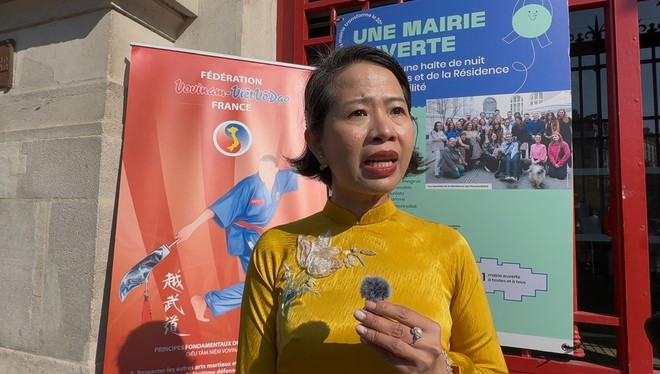 Mme Diane Nguyen Đuc, présidente de l’Association pour la promotion de la Culture vietnamienne (APCV) et fondatrice du dojo. Photo : VNA vna-potal-them-mot-dia-chi-ton-vinh-vovinam-viet-vo-dao-tai-paris-cong-hoa-phap-8333473.jpg