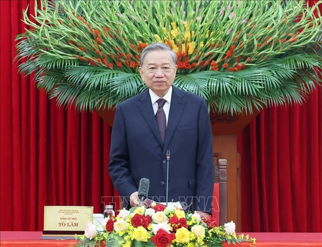 Le secrétaire général du Parti communiste du Vietnam, To Lam, à la rencontre. Photo : VNA tl-2.jpg