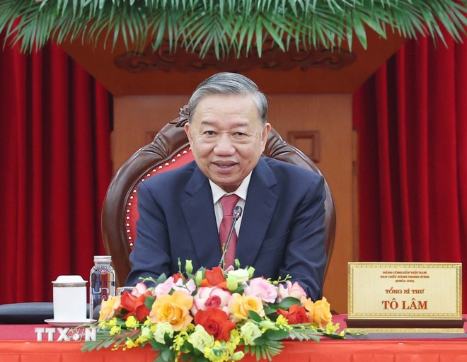 Mercredi soir 2 juillet, le secrétaire général du Comité central du Parti communiste du Vietnam, To Lam, avait eu une conversation téléphonique avec le président des États-Unis, Donald Trump. Photo : VNA conversation.jpg