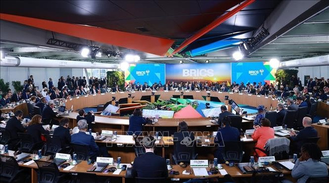 Le Premier ministre Pham Minh Chinh à la session de haut niveau sur le thème « Environnement, COP30 et santé mondiale ». Photo : VNA brics.jpg