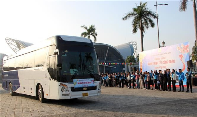 Le transport gratuit destiné aux personnes défavorisées. Photo : VNA soutien.jpg