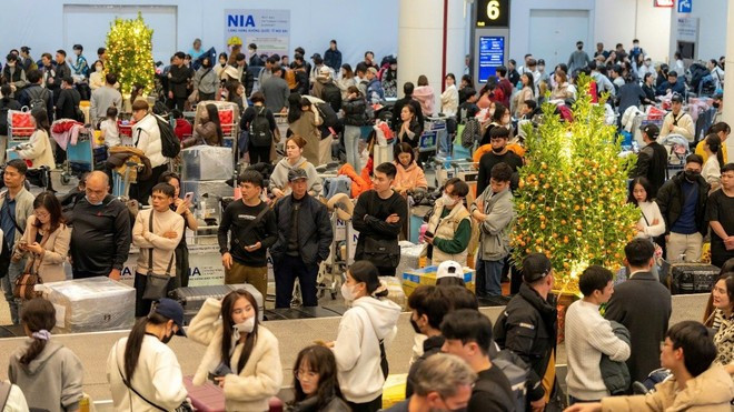 Retards de vol dus aux conditions météorologiques et à la surcharge des infrastructures dans de nombreux aéroports. Photo : PV/Vietnam+ 2.jpg